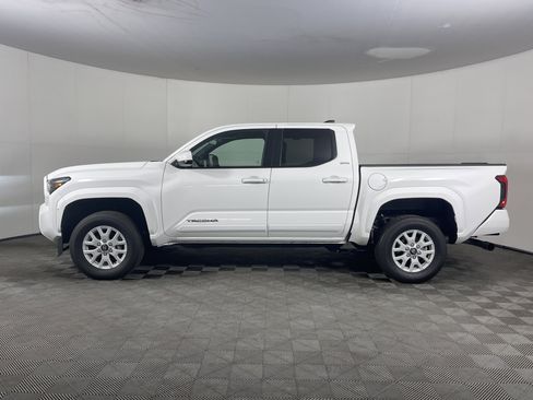 Used 2024 Toyota Tacoma SR5 image 3