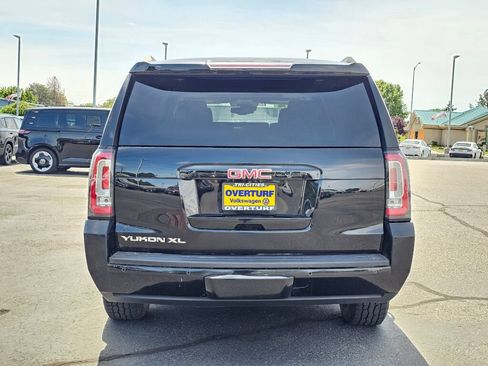 Used 2019 GMC Yukon XL SLT w/ Open Road Package AWD/4WD image 5