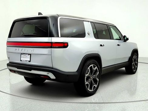 Used 2025 Rivian R1S Adventure AWD/4WD image 5