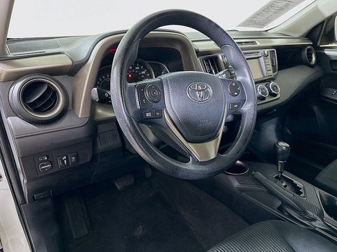 Used 2015 Toyota RAV4 LE FWD image 9