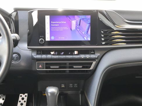 Used 2025 Toyota Camry SE FWD image 14