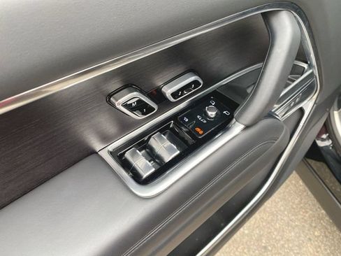 Used 2025 Land Rover Range Rover SE AWD/4WD image 24