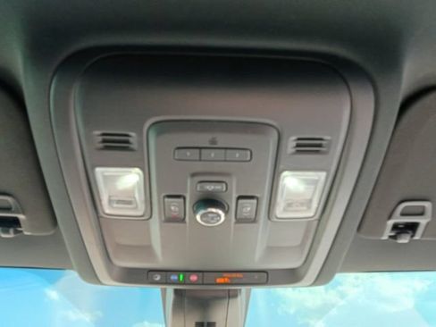 Used 2021 Chevrolet Suburban High Country AWD/4WD image 7