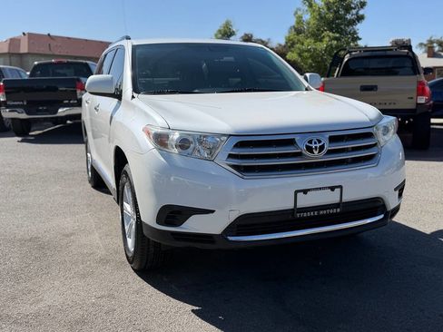 Used 2012 Toyota Highlander FWD image 13
