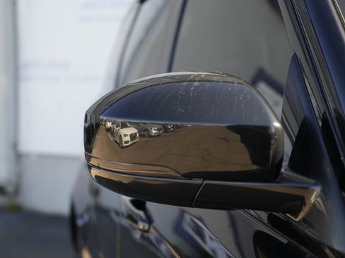 Used 2020 Land Rover Range Rover Sport HSE image 11