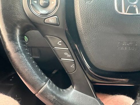 Used 2017 Honda Pilot Touring image 30