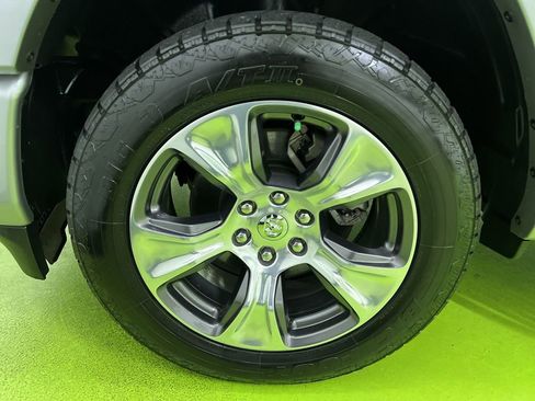 Used 2019 RAM 1500 Laramie w/ Sport Appearance Package AWD/4WD image 15