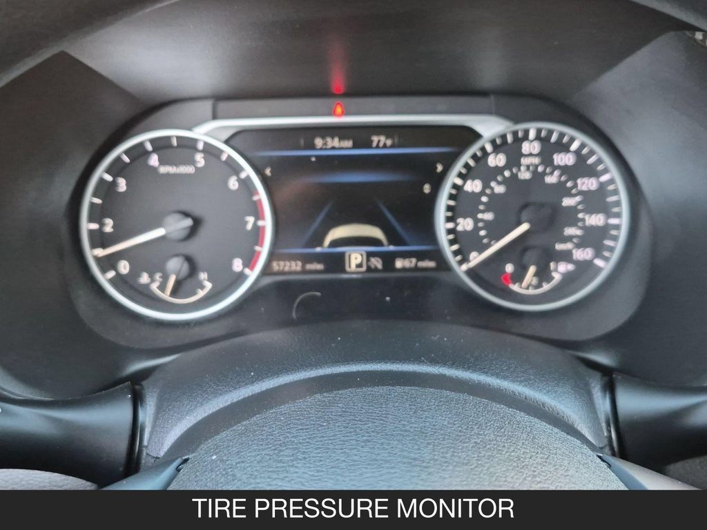 Used 2024 Nissan Sentra SV FWD image 19
