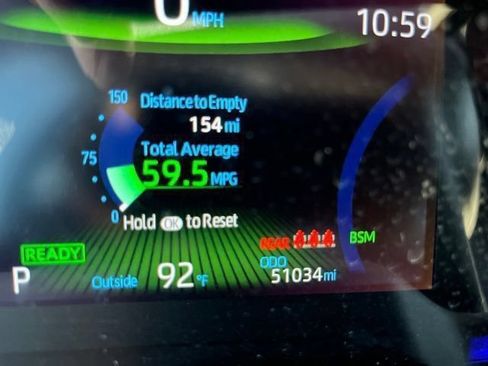Used 2021 Toyota Corolla LE w/ Carpet Mat Package (TMS) FWD image 16