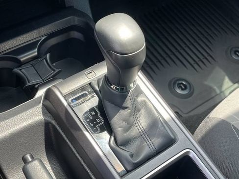 Used 2022 Toyota Tacoma TRD Off-Road AWD/4WD image 22
