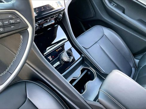 New 2025 Jeep Grand Cherokee L Limited image 7