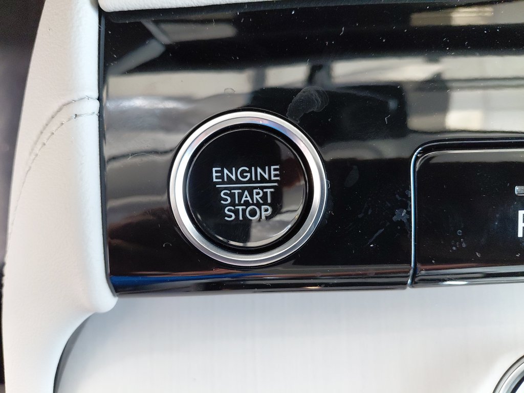 New 2026 Lincoln Navigator Premiere AWD/4WD image 17