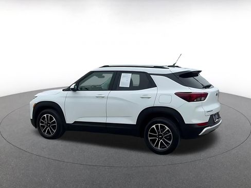 Used 2025 Chevrolet TrailBlazer LT image 11