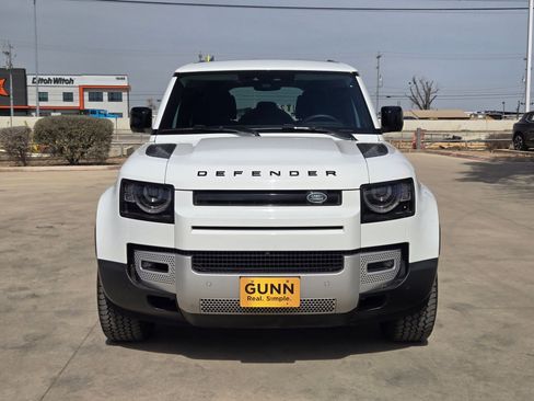 Used 2025 Land Rover Defender 110 S image 8