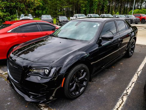 Used 2023 Chrysler 300 Touring L w/ Popular Equipment Group RWD image 1
