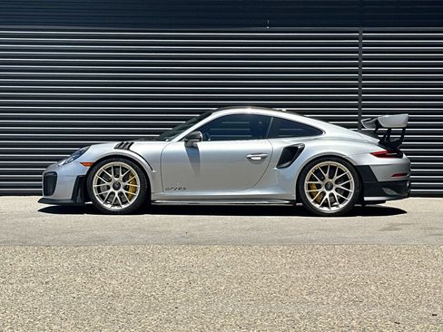Used 2018 Porsche 911 GT2 RS RWD image 2