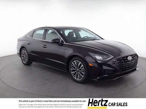 Used 2024 Nissan Altima 2.5 SV image 1