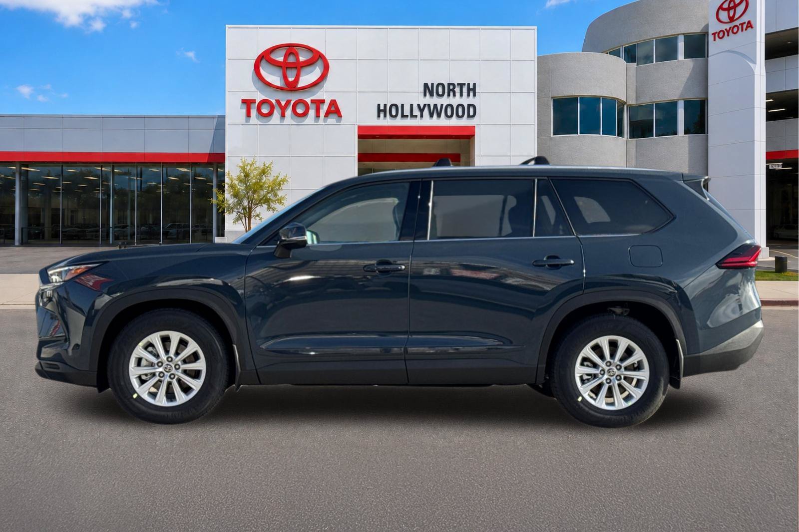 New 2026 Toyota Grand Highlander XLE FWD image 3