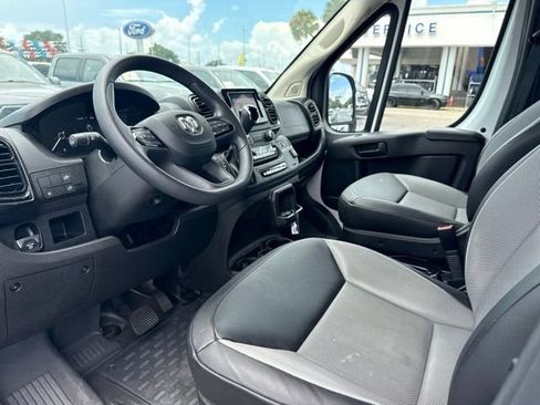 Used 2025 RAM ProMaster 2500 w/ Convenience Group FWD image 7