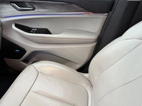 Used 2022 Jeep Grand Cherokee L Overland image 32