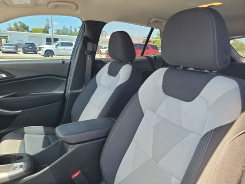 Certified 2025 Chevrolet Trax LS image 14