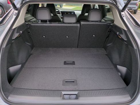 New 2025 Nissan Ariya FWD image 13