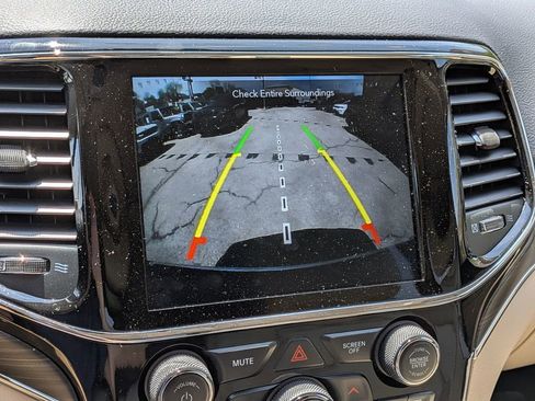 Certified 2020 Jeep Grand Cherokee Limited AWD/4WD image 21