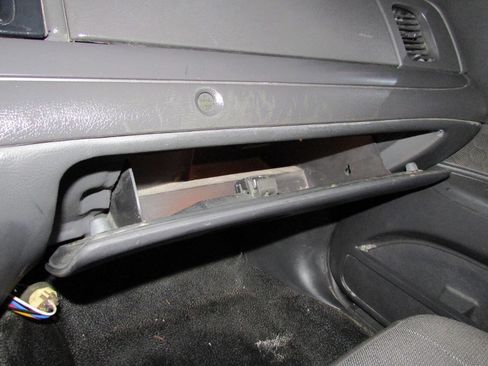 Used 2005 Ford Crown Victoria Police Interceptor image 36