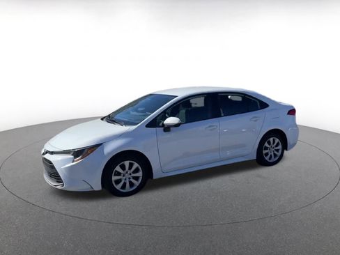 Used 2025 Toyota Corolla LE image 11