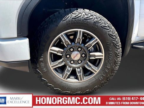 Used 2024 GMC Sierra 1500 AT4 w/ Technology Package AWD/4WD image 31