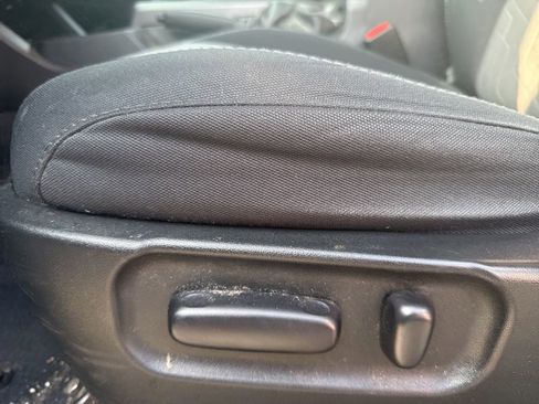 Used 2021 Toyota Tacoma TRD Sport w/ Technology Package image 15