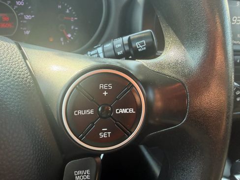 Used 2018 Kia Soul FWD image 19