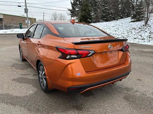 Used 2020 Nissan Versa SV image 2