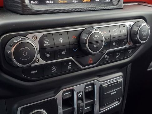 Used 2018 Jeep Wrangler Unlimited Rubicon w/ Dual Top Group image 26