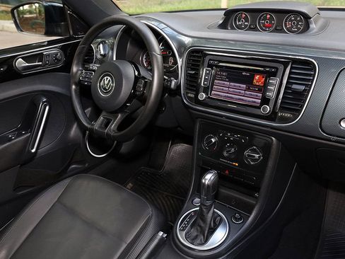 Used 2013 Volkswagen Beetle 2.0T image 30