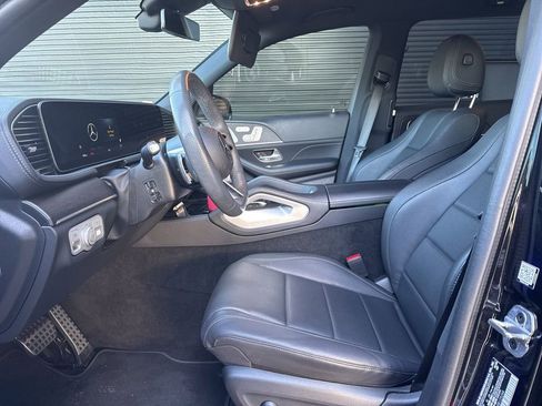 Used 2024 Mercedes-Benz GLS 450 4MATIC image 5