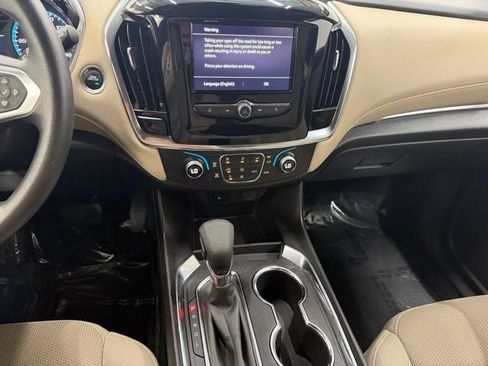 Used 2023 Chevrolet Traverse LS AWD/4WD image 16