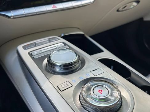 Used 2024 Genesis Electrified GV70 AWD/4WD image 17