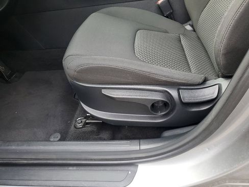Used 2024 Kia Sportage LX FWD image 17