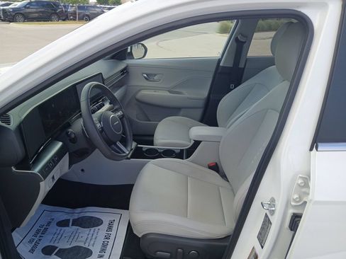 Used 2024 Hyundai Kona Limited FWD image 32