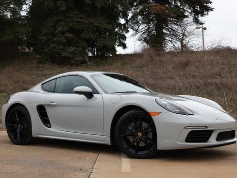 Used 2025 Porsche 718 Cayman image 17