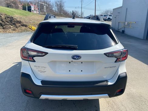 Used 2023 Subaru Outback Limited AWD/4WD image 4
