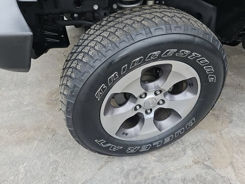 Used 2017 Jeep Wrangler Unlimited Sahara w/ Max Tow Package AWD/4WD image 3