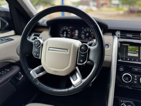 Used 2018 Land Rover Discovery HSE AWD/4WD image 25