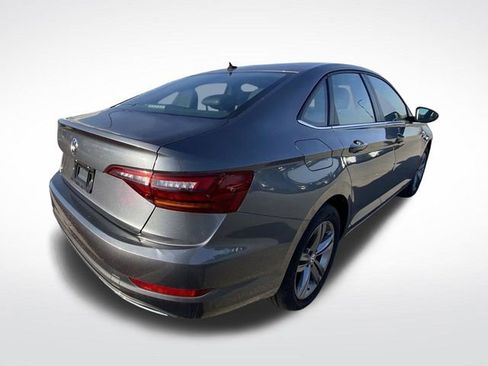 Used 2019 Volkswagen Jetta R-Line w/ R-Line Cold Weather Package image 9