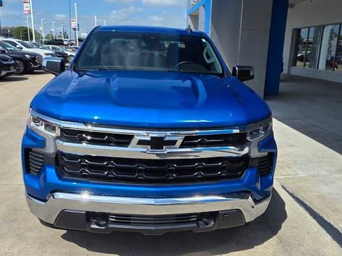 Used 2024 Chevrolet Silverado 1500 LT w/ Z71 Off-Road Package AWD/4WD image 9