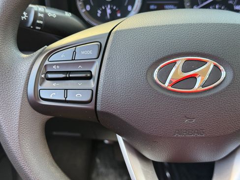 Used 2020 Hyundai Venue SE FWD image 19