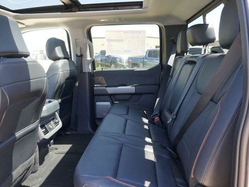 New 2026 Ford F250 Lariat w/ Black Appearance Package AWD/4WD image 16