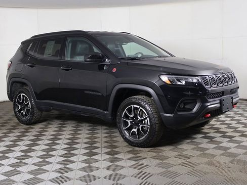 Used 2024 Jeep Compass Trailhawk image 45