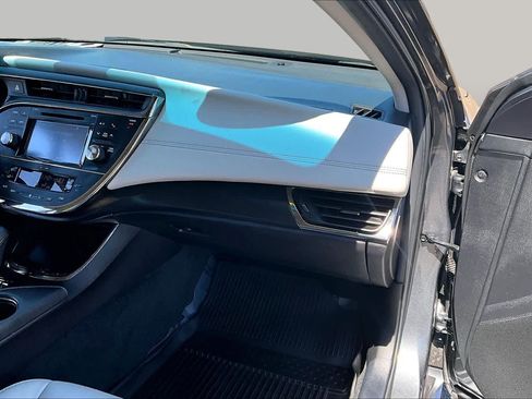 Used 2017 Toyota Avalon XLE w/ All Weather Liner Package FWD image 18
